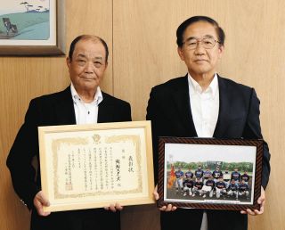 陶都スターズが中部日本大会初V　東濃地区21人の還暦軟式野球チーム