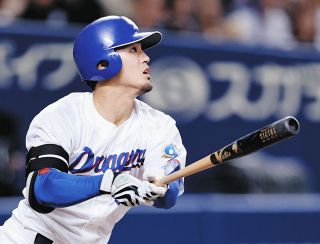 中日・上林誠知、ピンク！！ リストバンド・マスコットバット