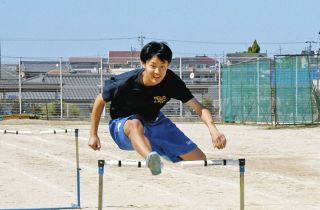 ＜輝けスポーツの新星＞めざすは破られない県中学記録　陸上110メートルハードル・石川湊真さん＝武豊町