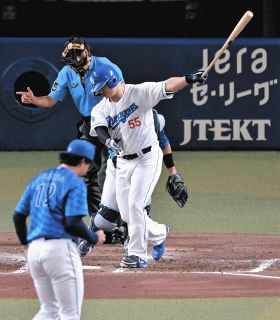 石垣雅海 プロ初本塁打記念直筆サイン入りフォト 中日】プロ初の二塁でのスタメン、石垣雅海「いつもより緊張