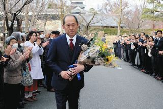 臥雲義尚松本市長が２期目の初登庁「松本をもっと豊かで幸せに」