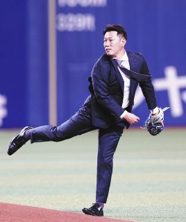 井端弘和さんの始球式をドアラ絶賛 「マウンドの後ろからでもいい球でした」 心遣いにも拍手【中日】