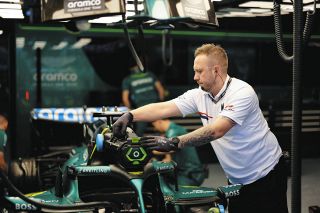 レッドブルといえば沙羅ちゃん」 高梨沙羅、F1日本GP動画に驚きの声