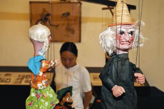 人形劇の主役たちを間近に楽しんで　高松和子さんコレクション展