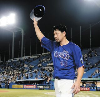 中日】「THANK YOU」「SHO NAKATA」中田翔引退Tシャツを着用し本人を