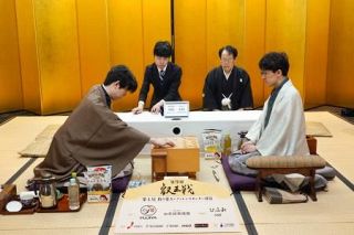 かど番・藤井聡太、第４局始まる　将棋、叡王戦