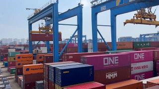 【動画】不眠不休の自動ふ頭　世界５位の中国・青島港