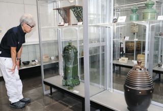 代用陶磁器が語る戦時下　岐阜県多治見市で研究開発の試作品を展示