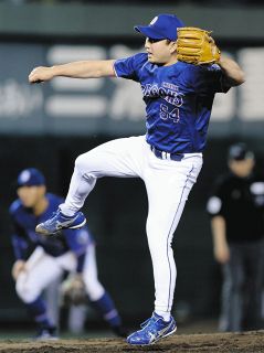 中日・上林誠知、ピンク！！ リストバンド・マスコットバット