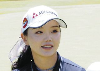 「タイト良き」28歳人気プロゴルファー・セキ・ユウティン、ミニスカで「ちびまる子ちゃん」と共闘、ファン感謝「清水のスターを」「見惚れて何もできません」
