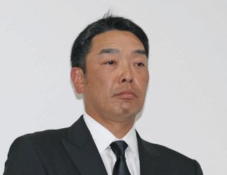 巨人・阿部慎之助監督、批判浴び「時にはイラッ」から「たたいて