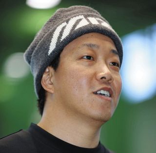 70万3000円で落札！亀田大毅さんの直筆サイン入りのグローブ YouTube