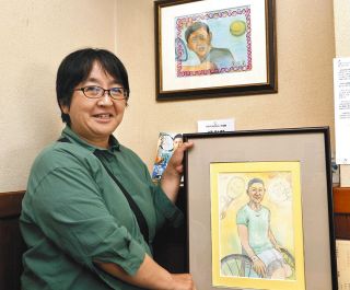夢は「世界一」に　車いすテニス小田凱人選手を導いた一宮の小学校担任、肖像画描く