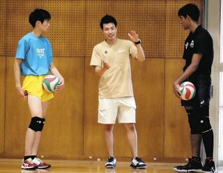 男子バレー・石川祐希主将の盟友「得点源として貢献を」　五輪予選30日開幕