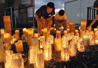「まちのラジオ」が奥能登豪雨2年特別放送　スタジオ前ではキャンドル点灯