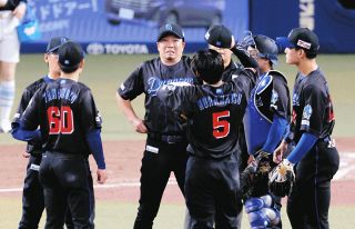 中日・岡田俊哉、新グラブには3桁背番号入れず「すぐ21番を付ける