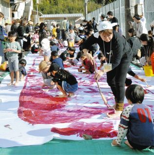 ＜ささえるつながる＞中津川えほんジャンボリー実行委員会（中津川市）　多世代を絵本で結ぶ