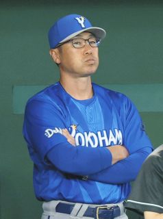侍ジャパン』井端弘和監督が沖縄入り 元中日・吉見一起投手コーチと