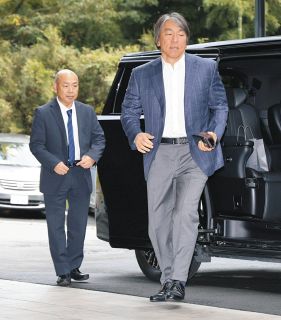 巨人・松井新監督、秋季キャンプ打ち合わせでクラブハウス訪問 ハイヤー降車時は運転手に「すみません」