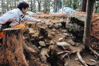 明知城跡から17世紀初頭の石垣発見　国史跡指定目指す恵那市教委が発掘の成果発表
