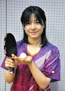 中国選手と組み友好のラリー　中津川・坂下中の北原さん、北京の卓球交歓大会出場