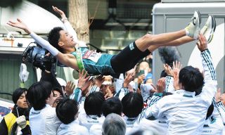 青山学院大、史上初の2度目3連覇　復路も新記録、総合の大会記録を大幅更新【箱根駅伝】