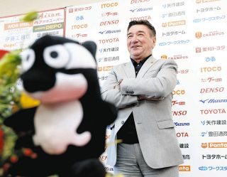 田中隼磨が名古屋グランパスのクラブハウスを訪れ引退報告「今も昔も