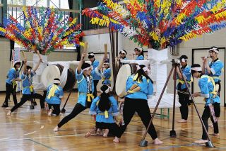 中山太鼓の響き守っていく　恵那・串原中で最後の免許状授与