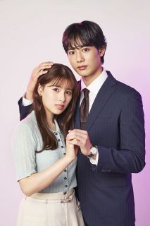 はだしっろ」指原莉乃、大胆タンク×高級アクセの夏コーデ ファン絶賛