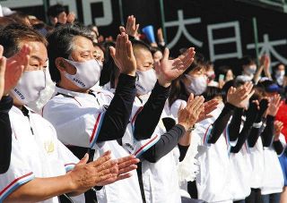 【センバツ】中京大中京・畔柳の父・貴宏さんがアルプス応援 アクシデントで降板も…「よう頑張った」