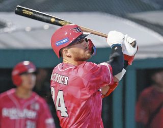 楽天　渡辺佳明　　NPBバット 楽天・渡辺佳明「バットに当てれば何とかなる」値千金の逆転2点適時