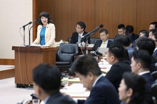 新給付制度、年収５３万円下限も　財務相、公明案反映に含み