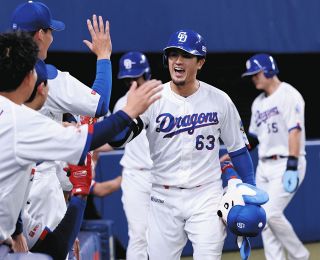 中日2軍】石川昂弥、登録抹消後初の2ラン 3週間前から細川のバット 中日2軍】石川昂弥、登録抹消後初の2ラン 3週間前から細川のバット