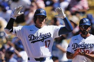 大谷翔平が背番号17のユニホーム姿で第一声「選手として私を信じて