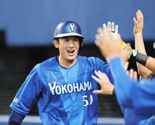 ◇西野カナ、“絶対領域”のぞく「Sスウェット」ショット【写真複数枚