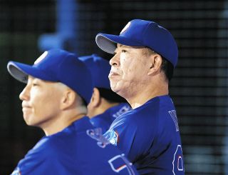 木下雄介投手しのびユニホームやパネル展示「仲間から愛された人でした
