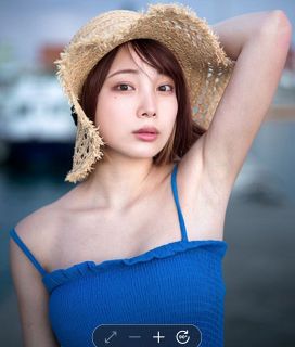 柏木由紀、自身初ディナーショーで熱唱！ 「宅配便が難しくて…」自筆
