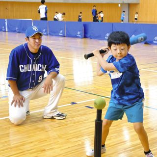 野球・陸上・ドッジボール、児童に競技のこつ伝授　鳥羽市で元中日の石川さんら指導