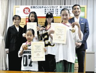 ヒップホップダンスで快挙！小倉姉妹、ともに全国1位　中津川市長に報告