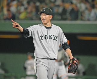 巨人・試合前練習で「FOR3VER」のTシャツ着用 「長嶋茂雄終身名誉監督