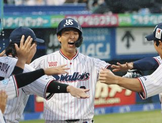 巨人2位・萩尾匡也がプロ初安打 阪神・才木から3打席目で快音：中日 ホロスペクトラRC【萩尾匡也】プロ初スタメン初安打Epoch One