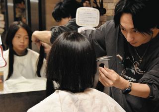 祖父のように誰かの助けに　多治見・陶都中2年の原さんがヘアドネーション