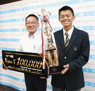 夢へ駆ける4輪ドリフト　岐阜の高３が「FDJ2」初優勝、昇格へ連勝目指す