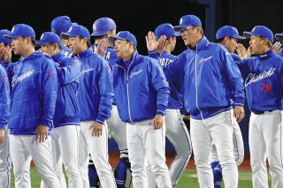 元中日ドラゴンズの立浪和義選手と元近鉄バファローズの鈴木啓示選手のサインです。 立浪和義：中日スポーツ・東京中日スポーツ