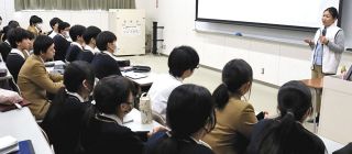 津市の高田中学校、卒業生3人が登壇　戦地や被災地の医療を語る