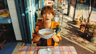 Snow Man向井康二、初の単独テレビCM　”第二の故郷”タイで撮影、本格エスニック即席麺に舌鼓