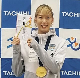 【フェンシング】 日本初の世界選手権金メダルで報奨金300万円 江村美咲が所属先から受け取る「自分でも驚き」