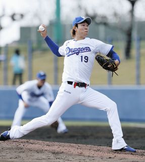 中日・上林誠知、ピンク！！ リストバンド・マスコットバット