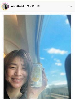 井川遥 激レアカード 写真】井川遥、眩しい笑顔と青空とハイボール缶：中日スポーツ・東京中