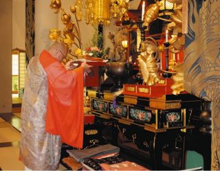 処分に困った着物を納めて　29日、津の四天王寺で供養祭